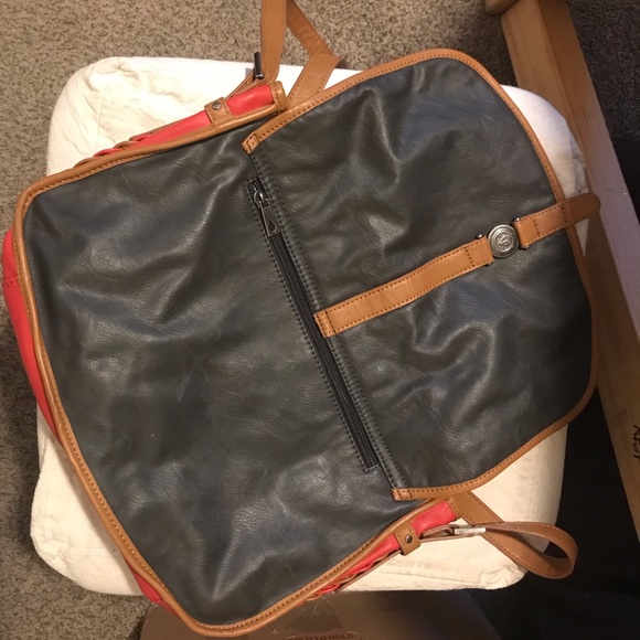 Volcom gray and red purse crossbody bag - Picture 8 of 8